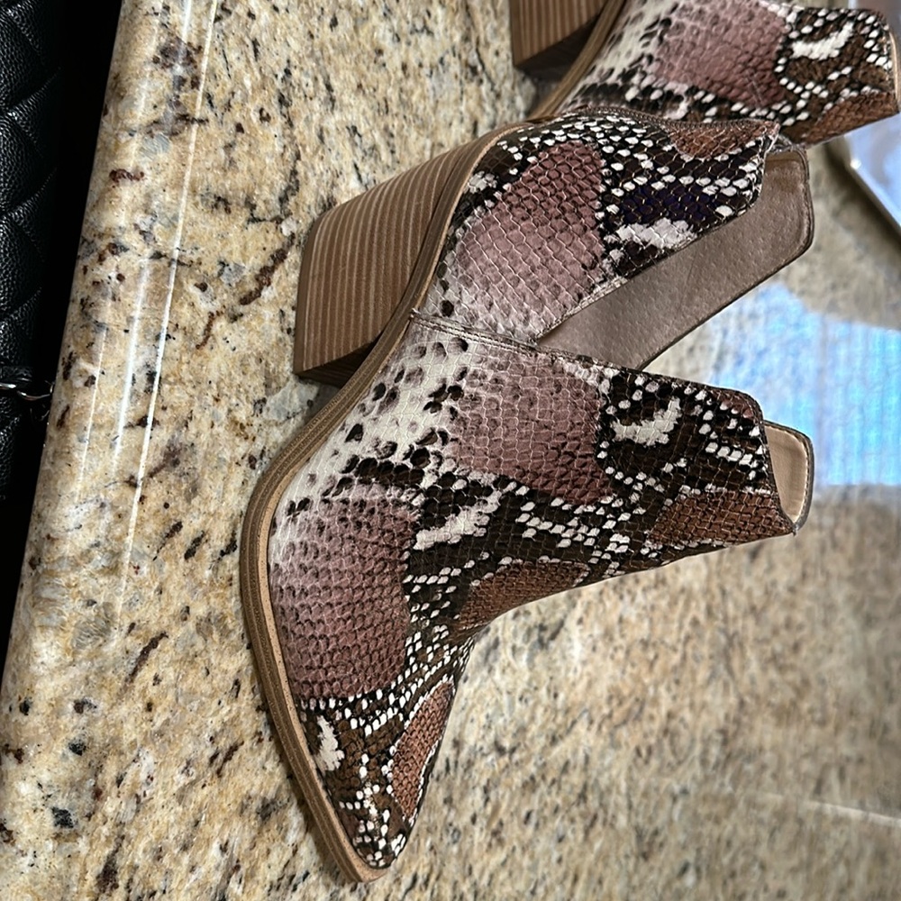 Vince camuto faux snakeskin boots like new